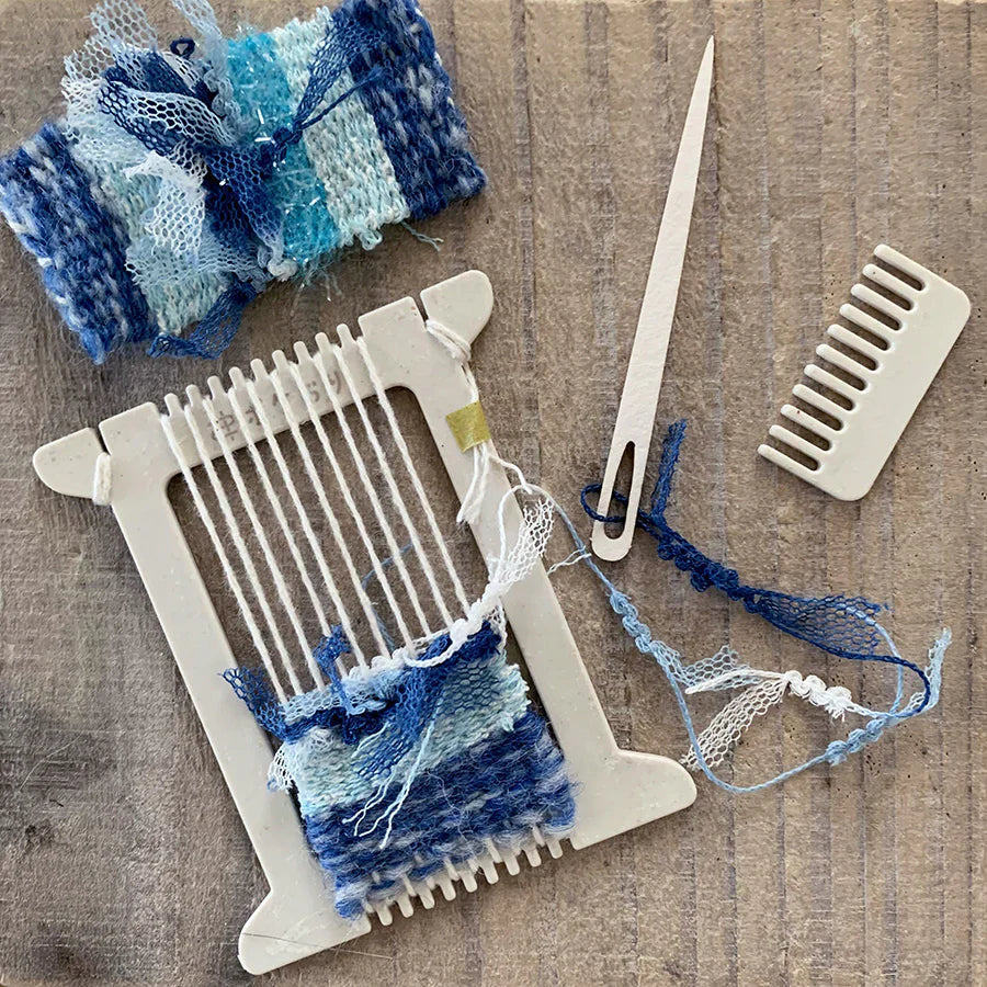 Weaving frame with tools - Pokeori